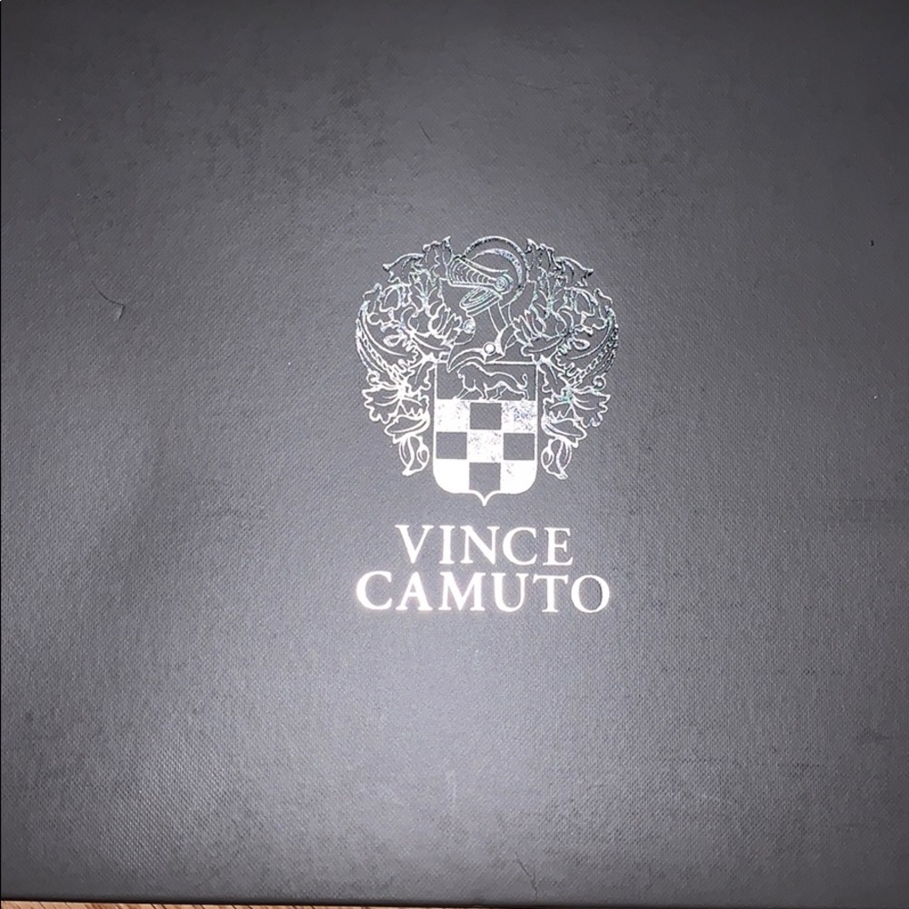 Vince Camuto
